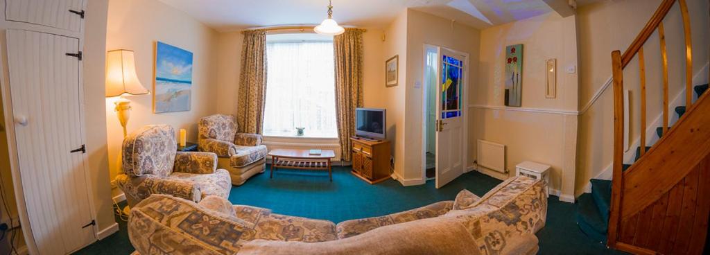 The Small House room 3