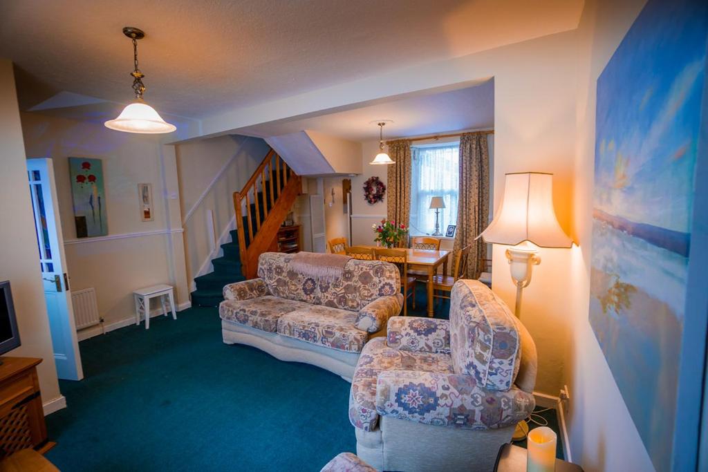 The Small House room 4