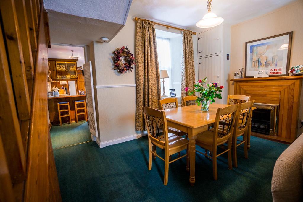 The Small House room 6
